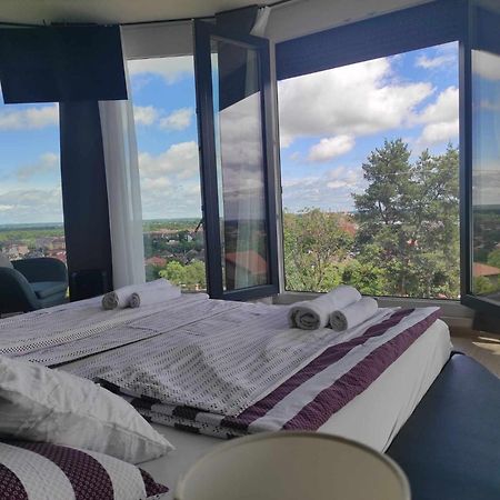 West Panorama Penthouse - Apartment With A Fantastic View Of The City Szombathely Exteriér fotografie