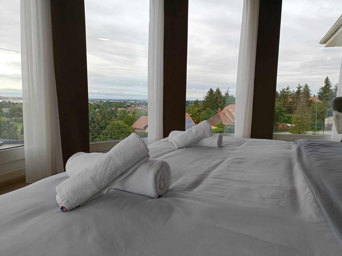 West Panorama Penthouse - Apartment With A Fantastic View Of The City Szombathely Exteriér fotografie