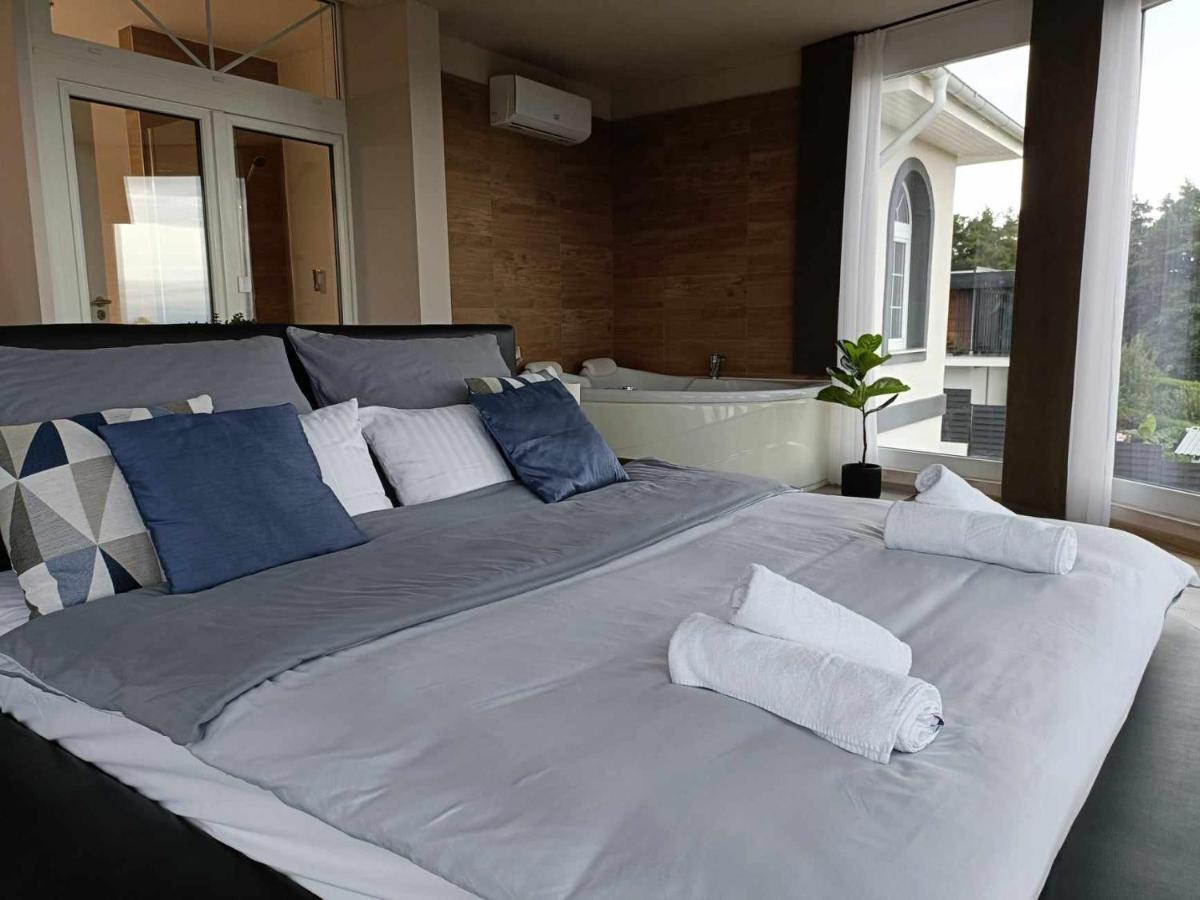 West Panorama Penthouse - Apartment With A Fantastic View Of The City Szombathely Exteriér fotografie