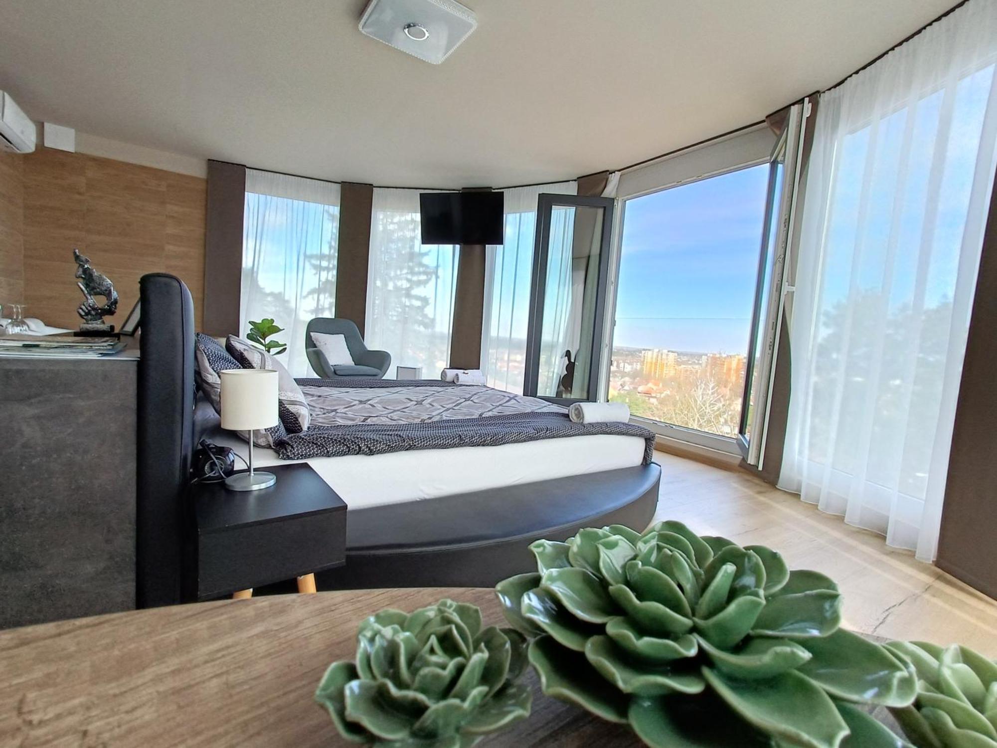 West Panorama Penthouse - Apartment With A Fantastic View Of The City Szombathely Exteriér fotografie